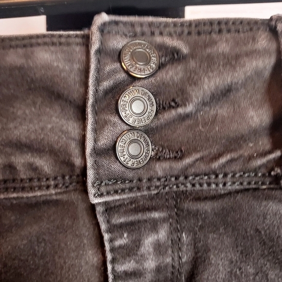 Forever 21 Black Jean Shorts Size Small - Picture 2 of 6